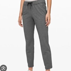 LIKE NEW lululemon athletica On the Fly pant 4